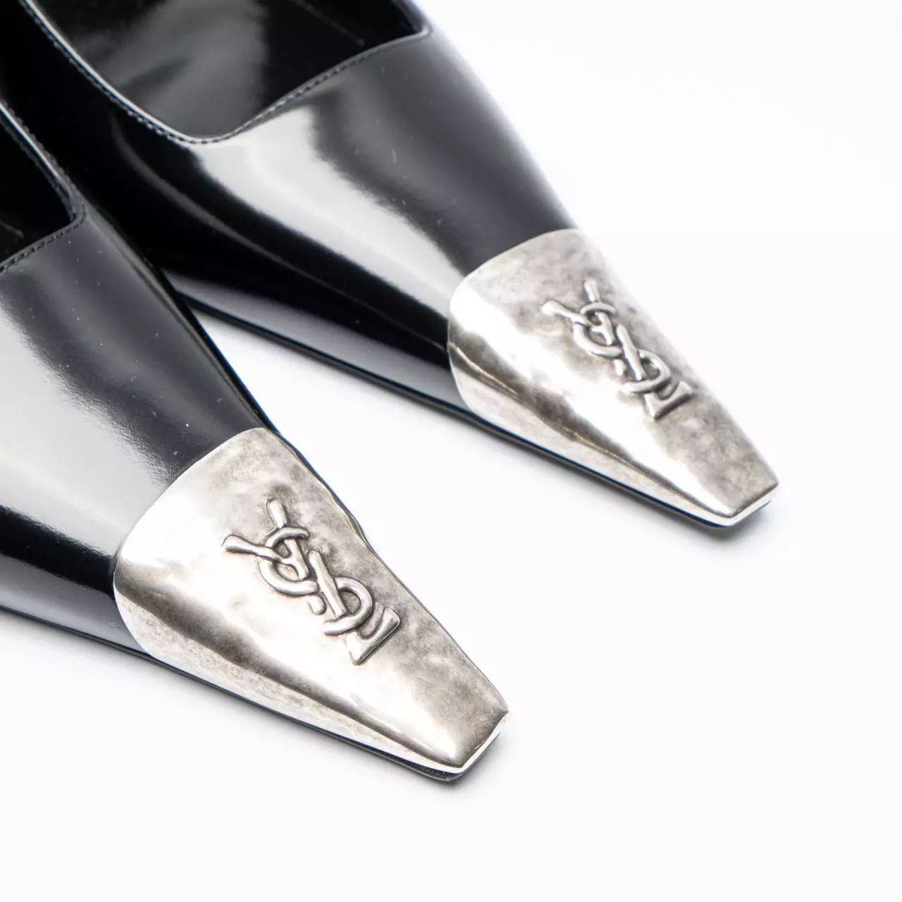 Jeanne Pumps In Glazed Leather Slingback Heels Black