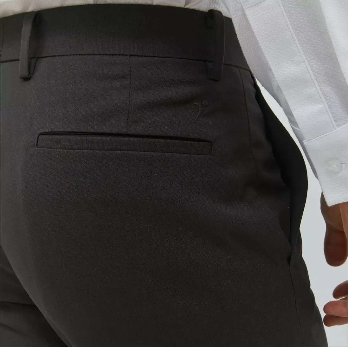 Jobb Maurice Celana Panjang Pria Regular Fit Dark Grey Warna Dark Grey