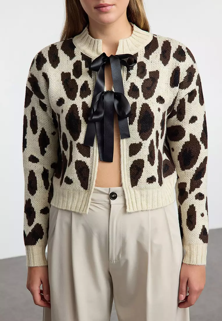 Stone Leopard Patterned Crop Soft Textured Knitwear Cardigan Twoaw25Hi00355