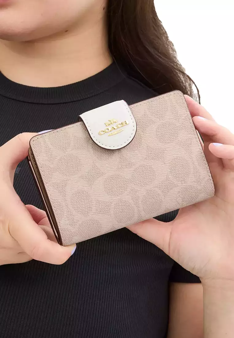 Medium Corner Zip Wallet In Signature Canvas CW786