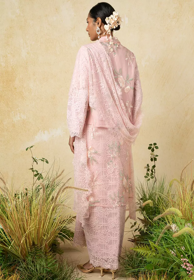 DINDA KEBAYA LABUH WITH SELENDANG SET