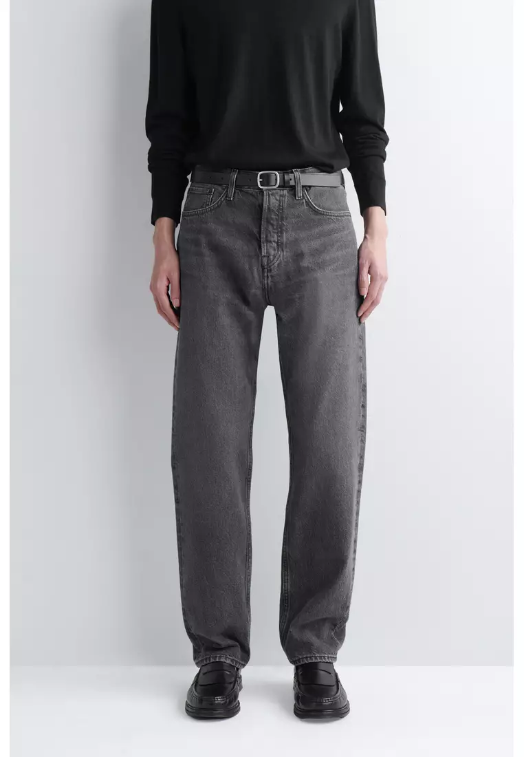 SIGNATURE REGULAR-FIT STRAIGHT-LEG JEANS