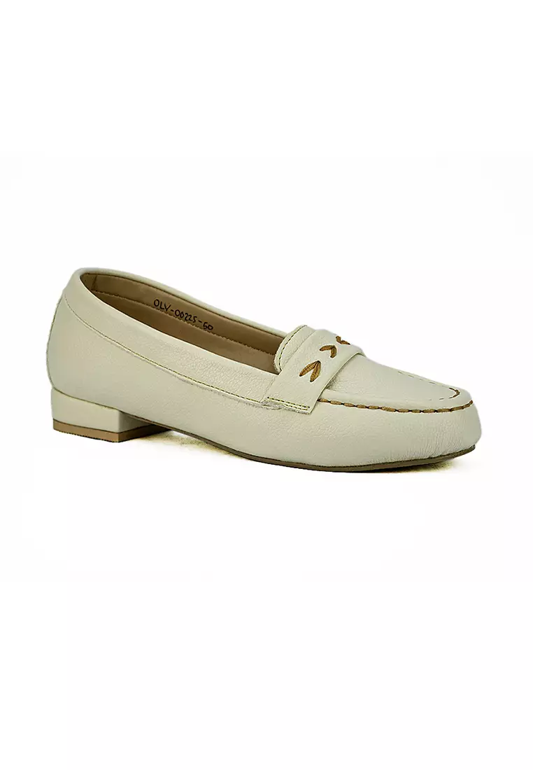 Discount on Cardam's Lifestyle  shoes - SKU:  Eclc Olv 00225 Off White Women Loafers