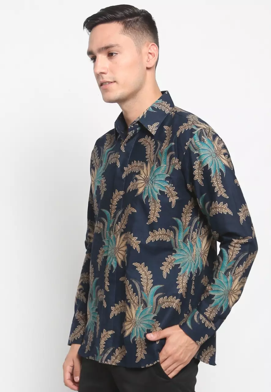 Kanwa Navy Kemeja Batik Pria Premium Slimfit Modern Lengan Panjang