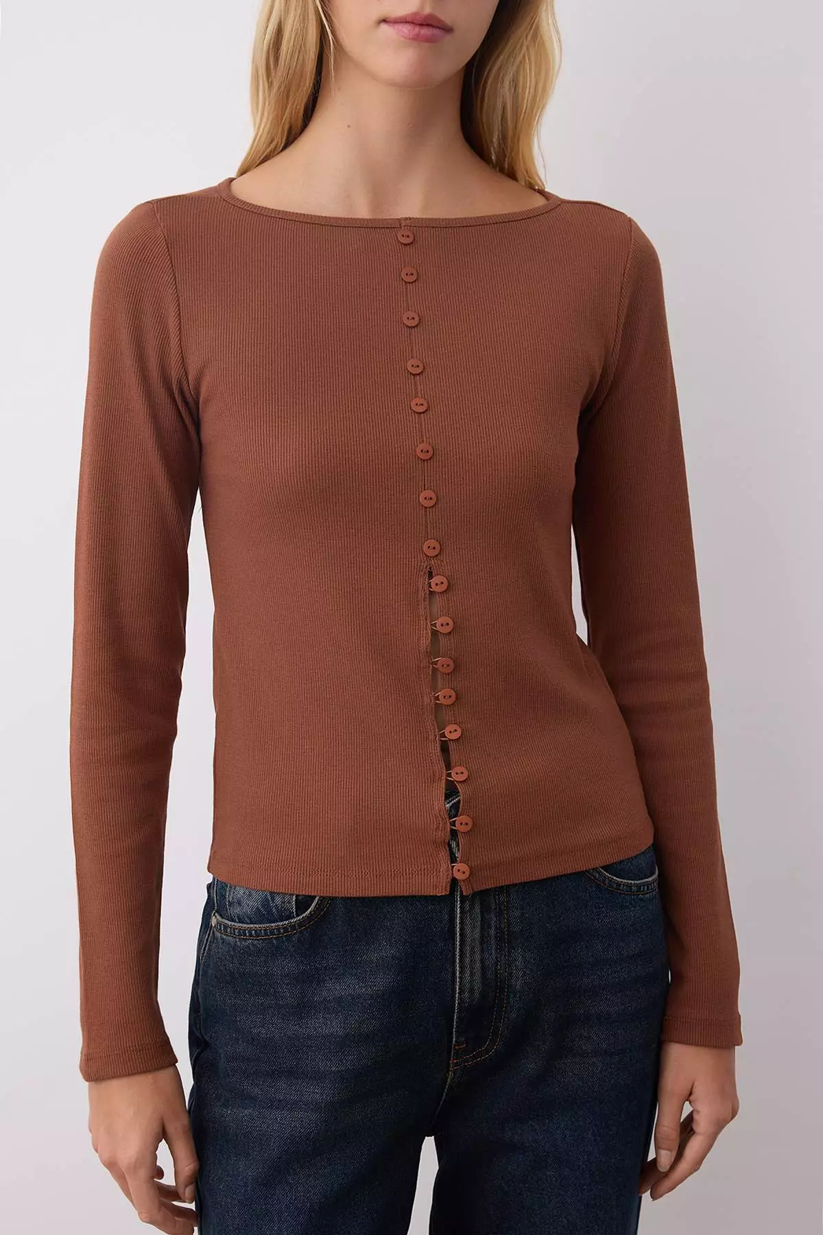 Brown Button Detailed Crew Neck Ribbed Flexible Regular Length Knitted Blouse Twoaw25Bz00030