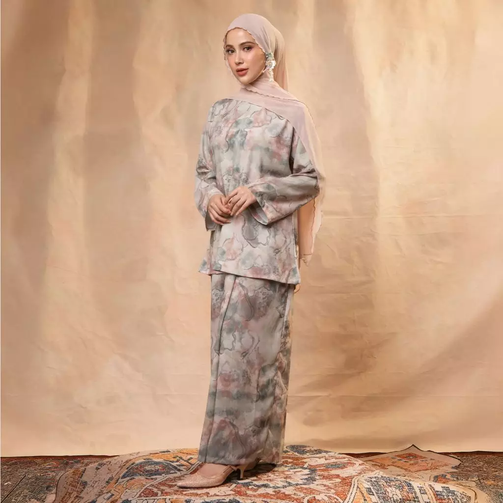  Serena Tunik One Set Wild Crimson