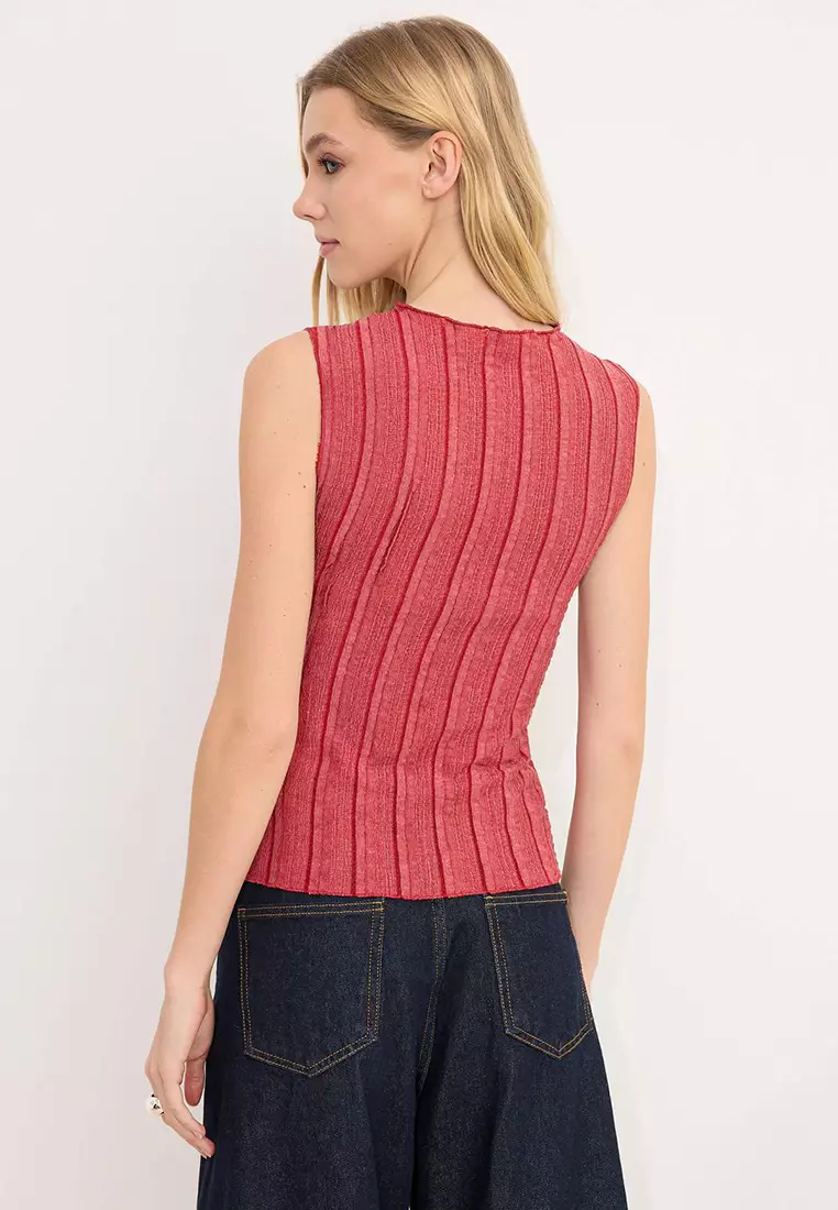 Sleeveless Textured Blouse