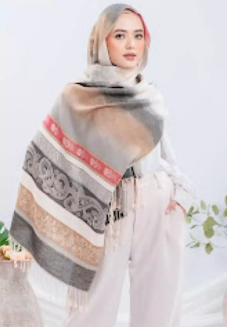 Hijab Pashmina Wanita Reversible Viscose Multicolour Vintage Pattern Pashmina Shawl Syal Wanita Smokey Sandstone