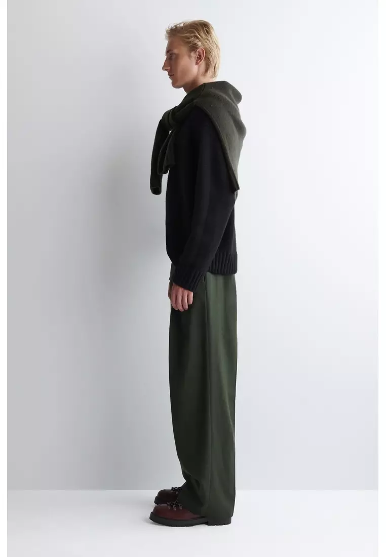 PLEATED WIDE-LEG TROUSERS