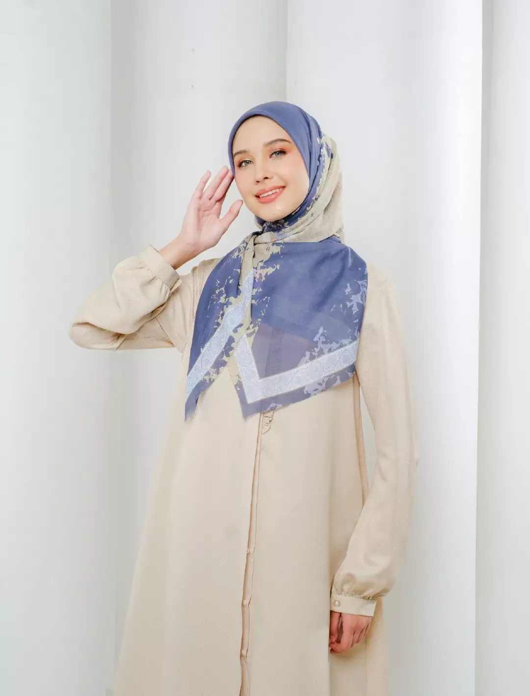 Linzy Printed Scarf Turkish Blue | Hijab Kerudung Segi Empat Motif