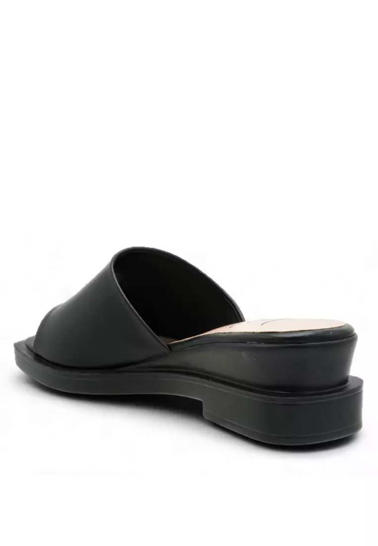Women Slip On Casual Sandals - 240471253