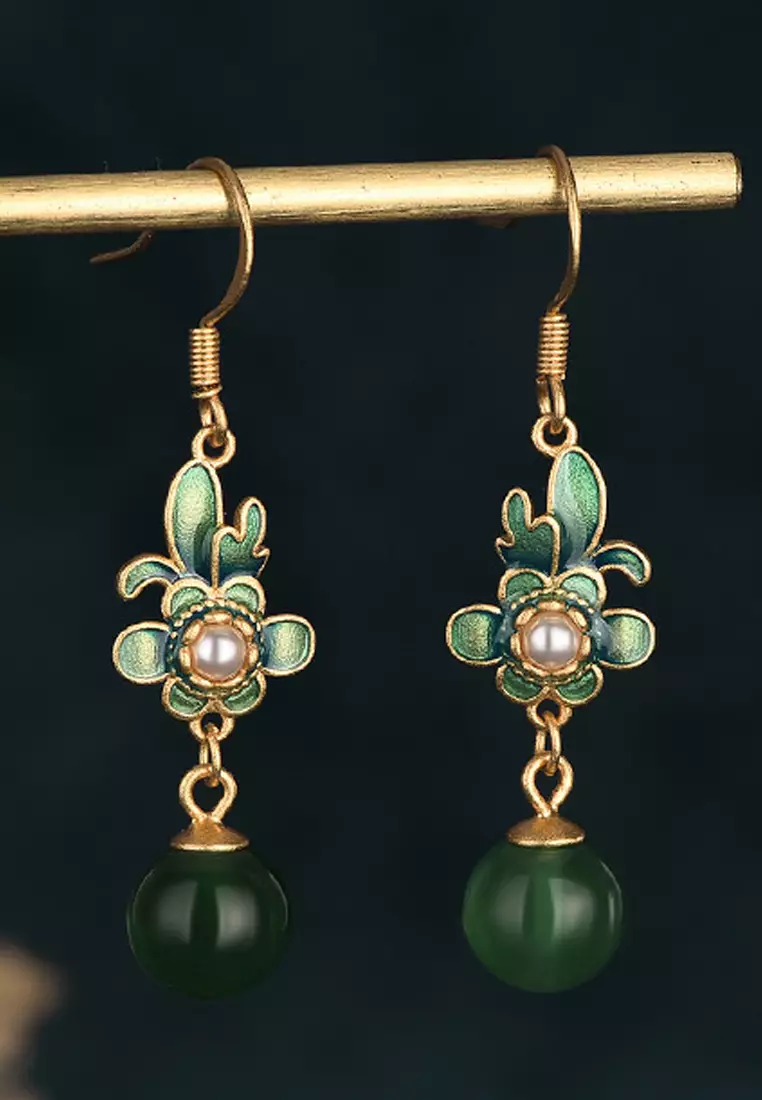 Vintage earrings online top