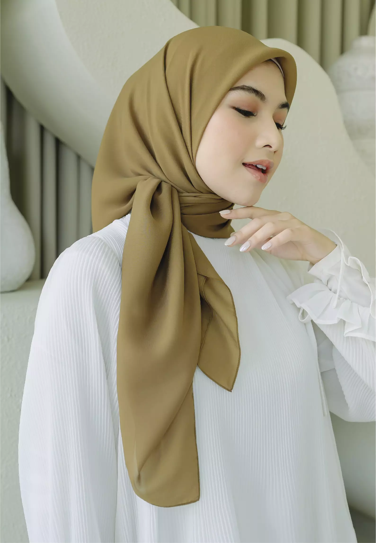 Polly Cotton (Hijab Segiempat Bella Square) Amber Gold