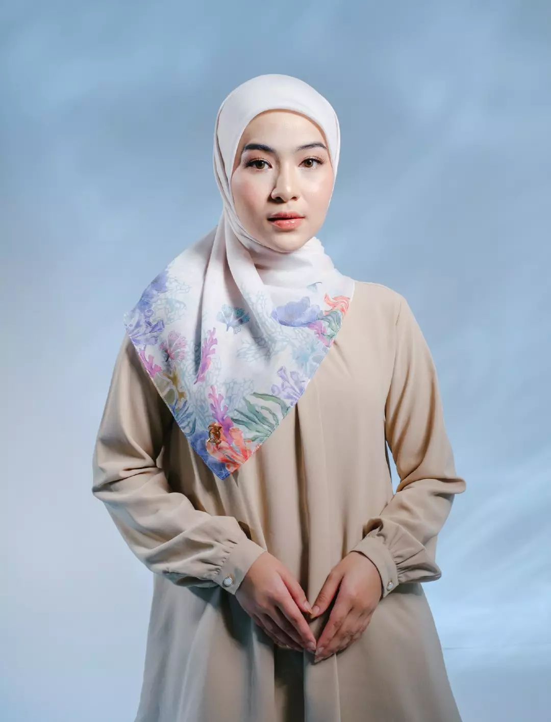 CASPIA Scarf Sand - Kerudung Hijab Segiempat Motif With BOX - Bahan Nesla - Ukuran 115x115