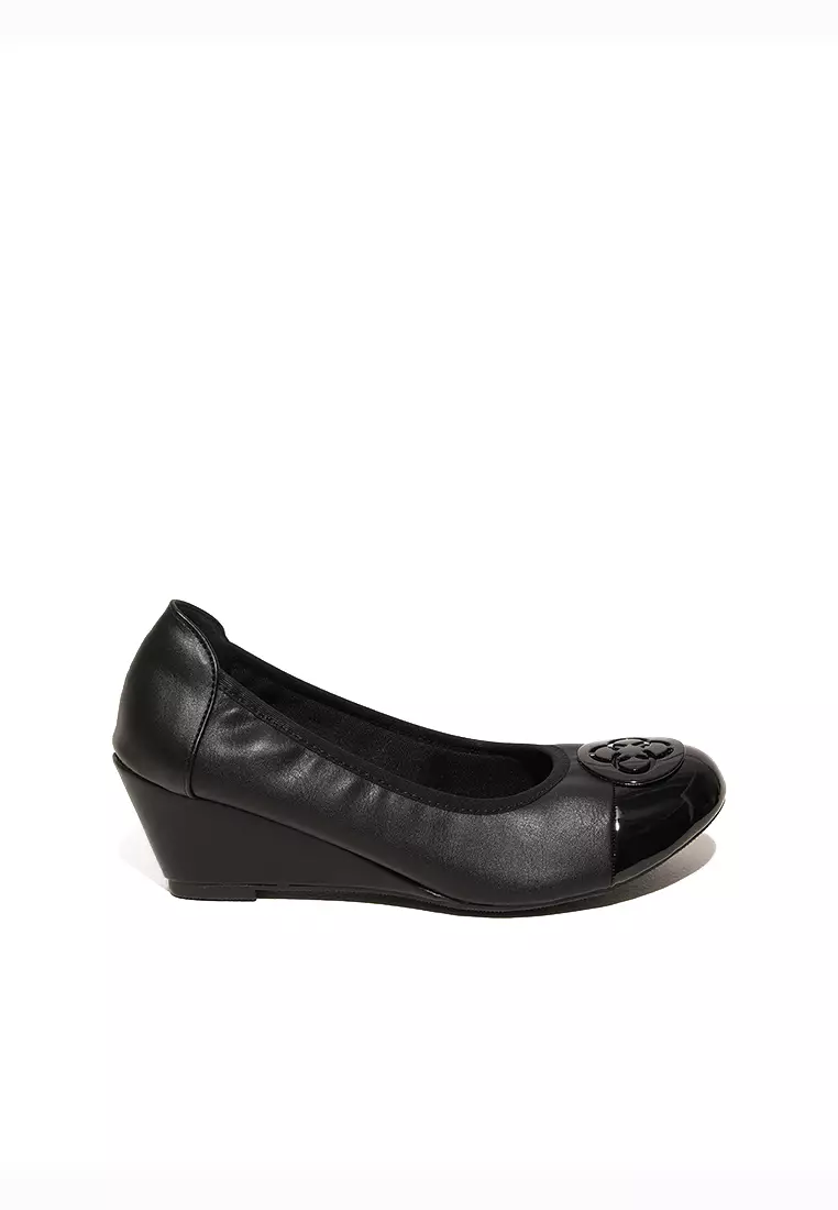 Discount on Cln  shoes - SKU: Florent Wedge Pumps