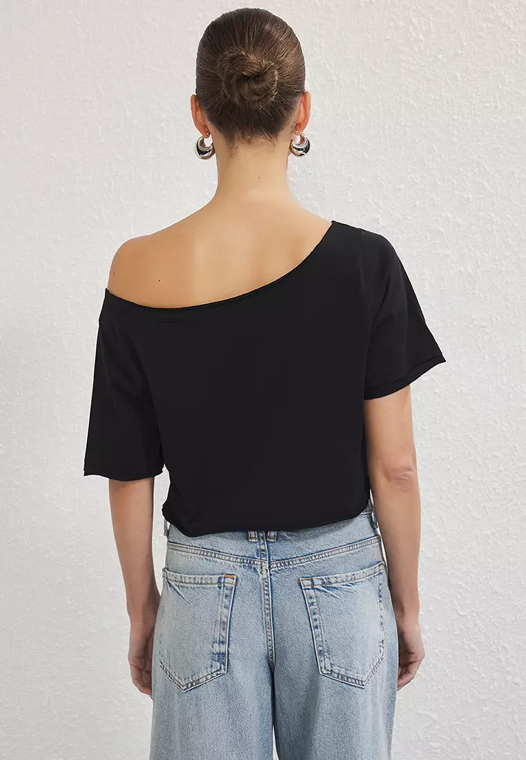 Black-White 2-Pack 100% Cotton Asymmetrical Boat Neck Crop Knit T-Shirt TWOSS25TS00194