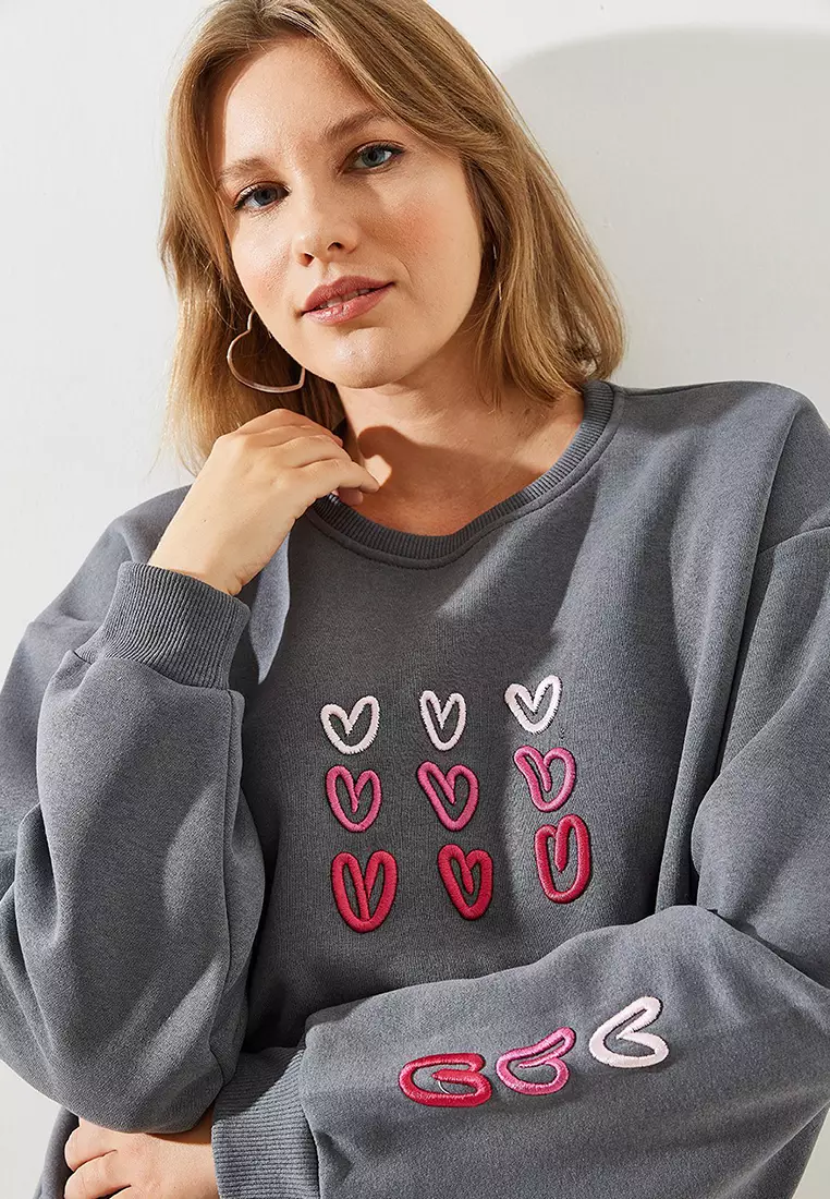 Women's Three Thread Raised Heart Printed Sweatshirt