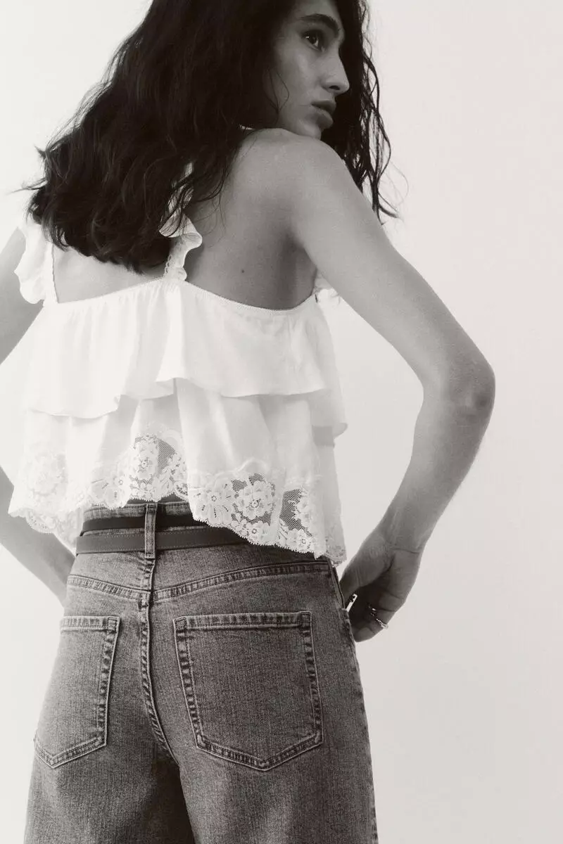 Wide High Waist Ankle Jeans