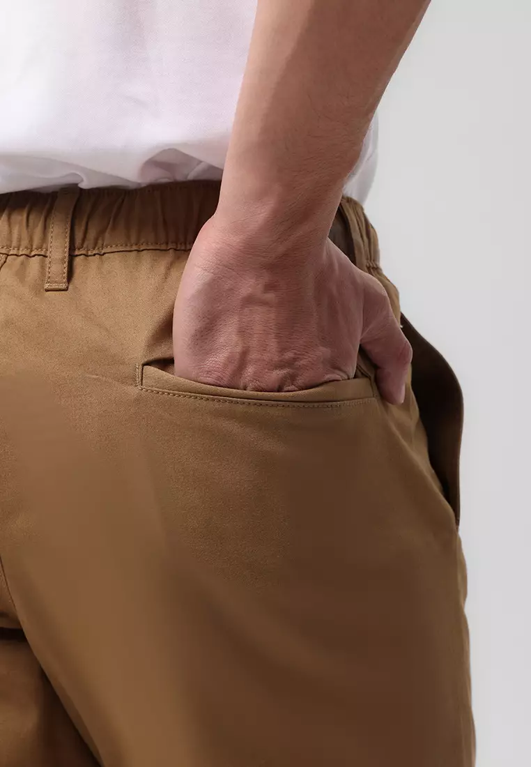 MANZONE - Celana Panjang Ankle Pria Bruce Relaxed Fit - Brown Warna Brown
