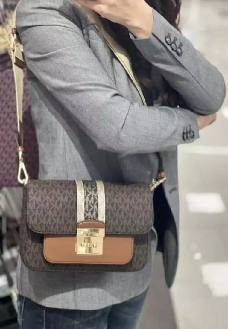 Jual MICHAEL KORS Michael Kors Sloan Editor Medium Logo Stripe