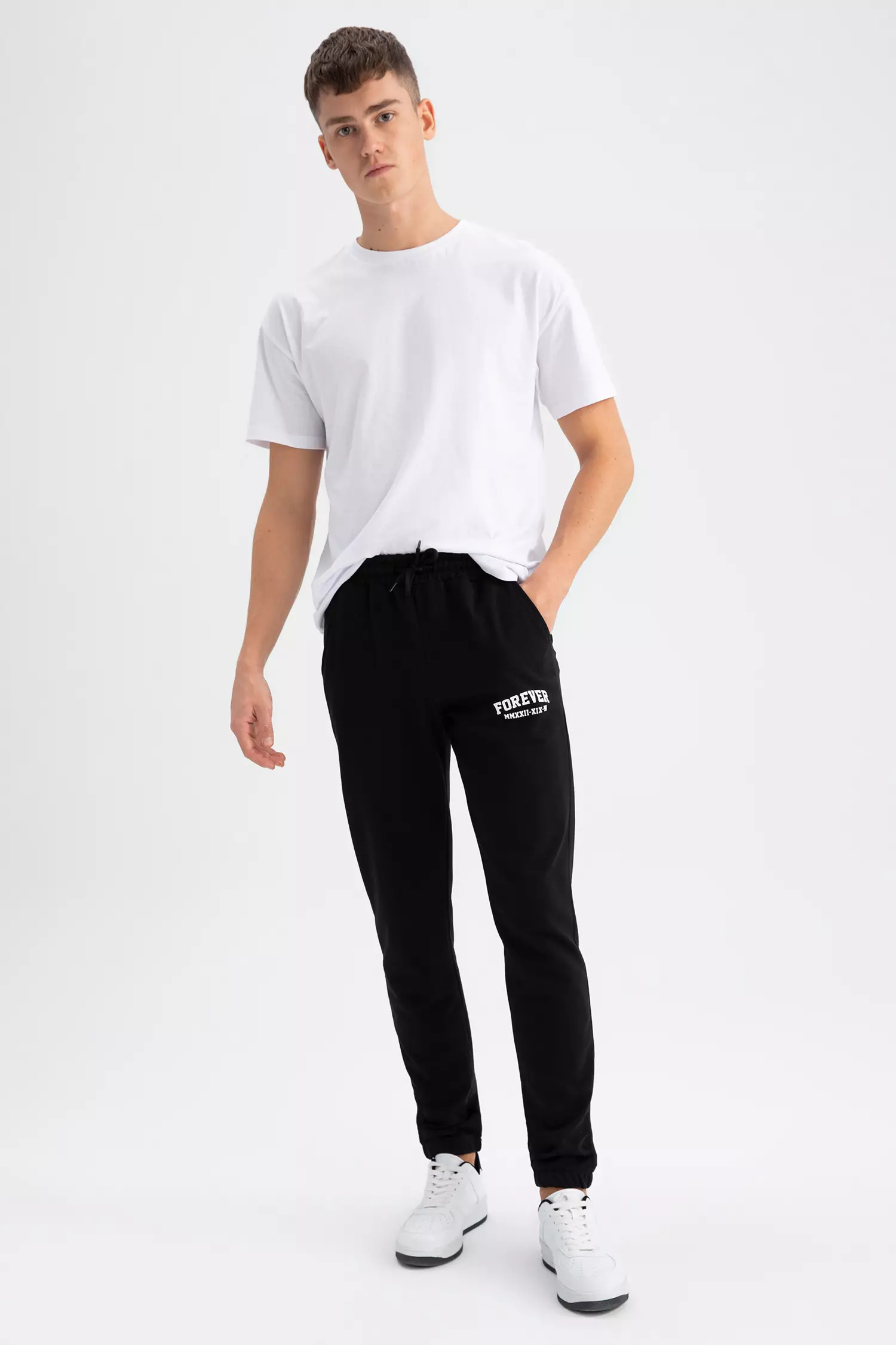 Buy DeFacto Regular Fit Sports Wear Joggers in ROYAL 2024 Online