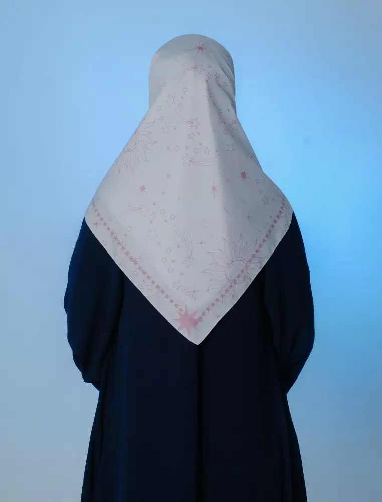 AMBERLY Scarf Silver Grey - Kerudung Hijab Segiempat Motif With Pouch Ziplock - Bahan Poly Fine - Ukuran 110x110