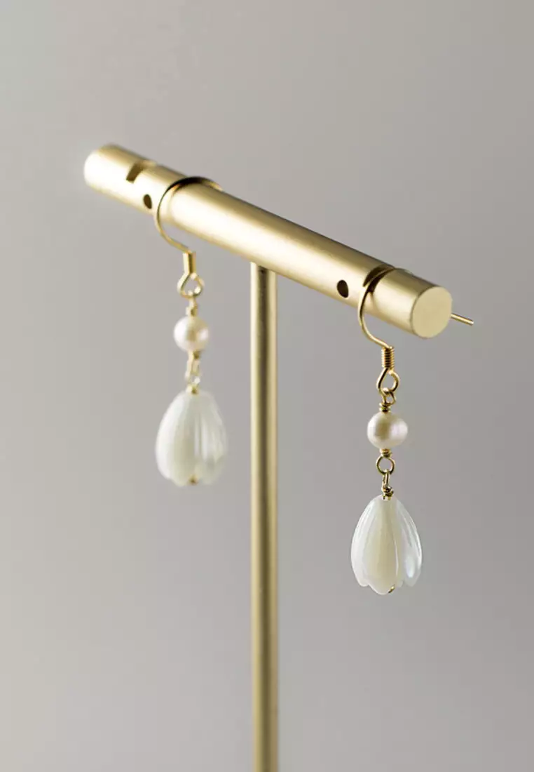 925 Silver Plated Gold Faux Seashell White Magnolia Earrings JW AR-M01648