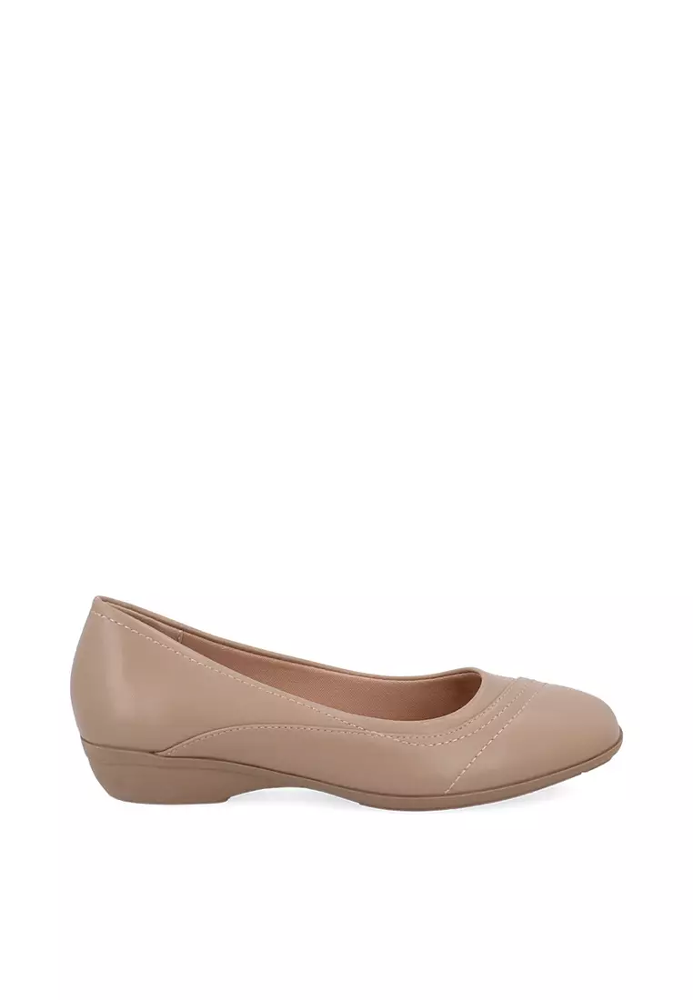 Discount on Carlo Rino  shoes - SKU: Medium Beige CR Diana Pumps
