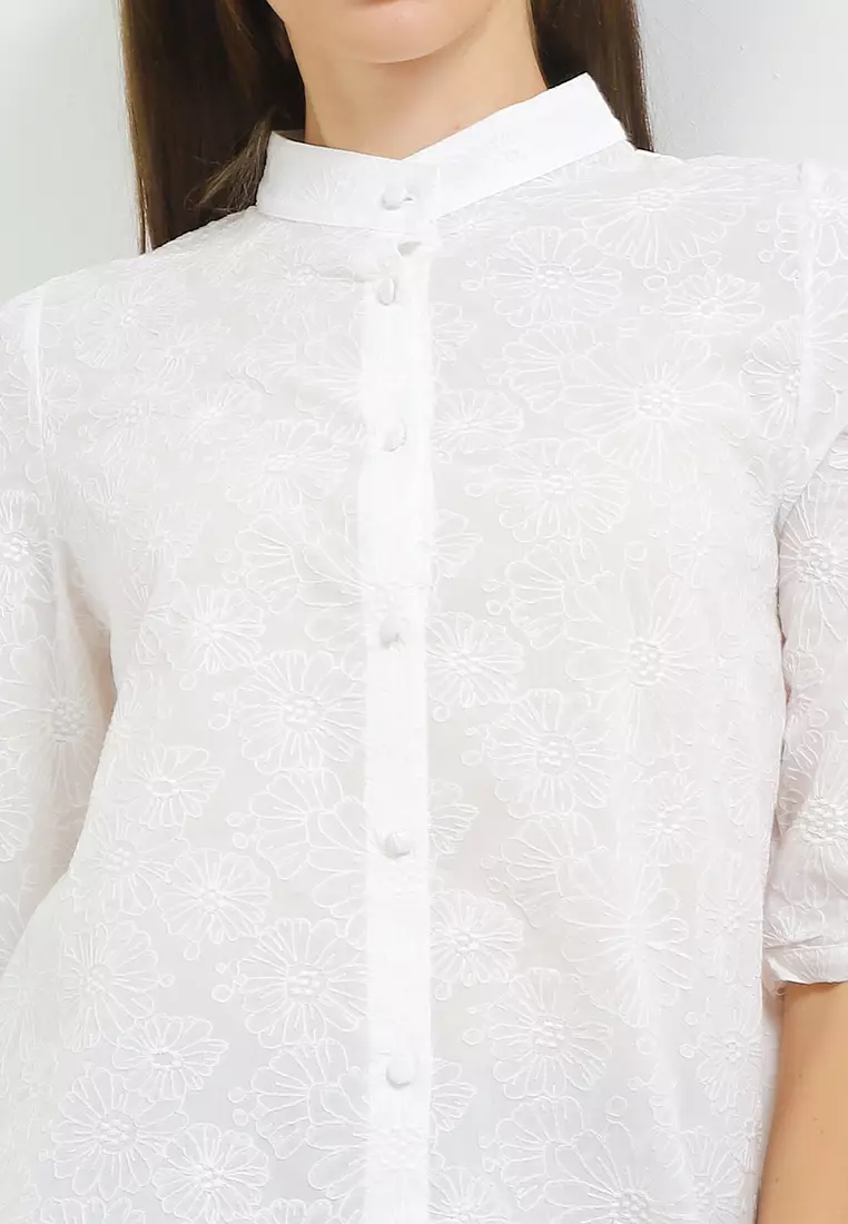 S/S Flo Embroidery Hi Lo Shirt