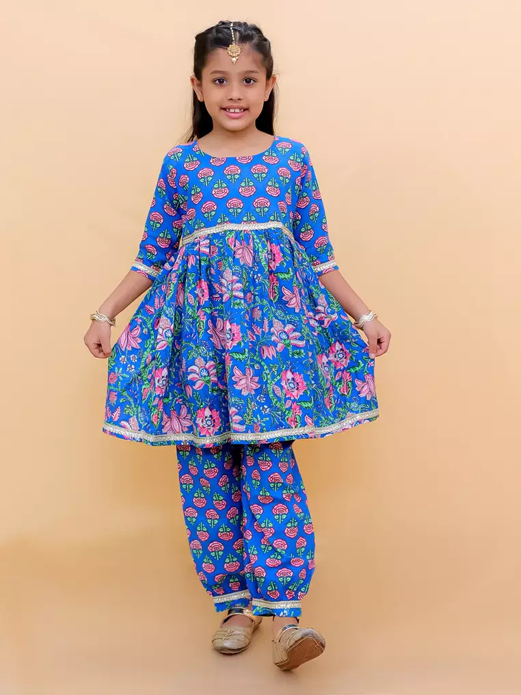 Blue Royale Girls Floral Print Kurta Set