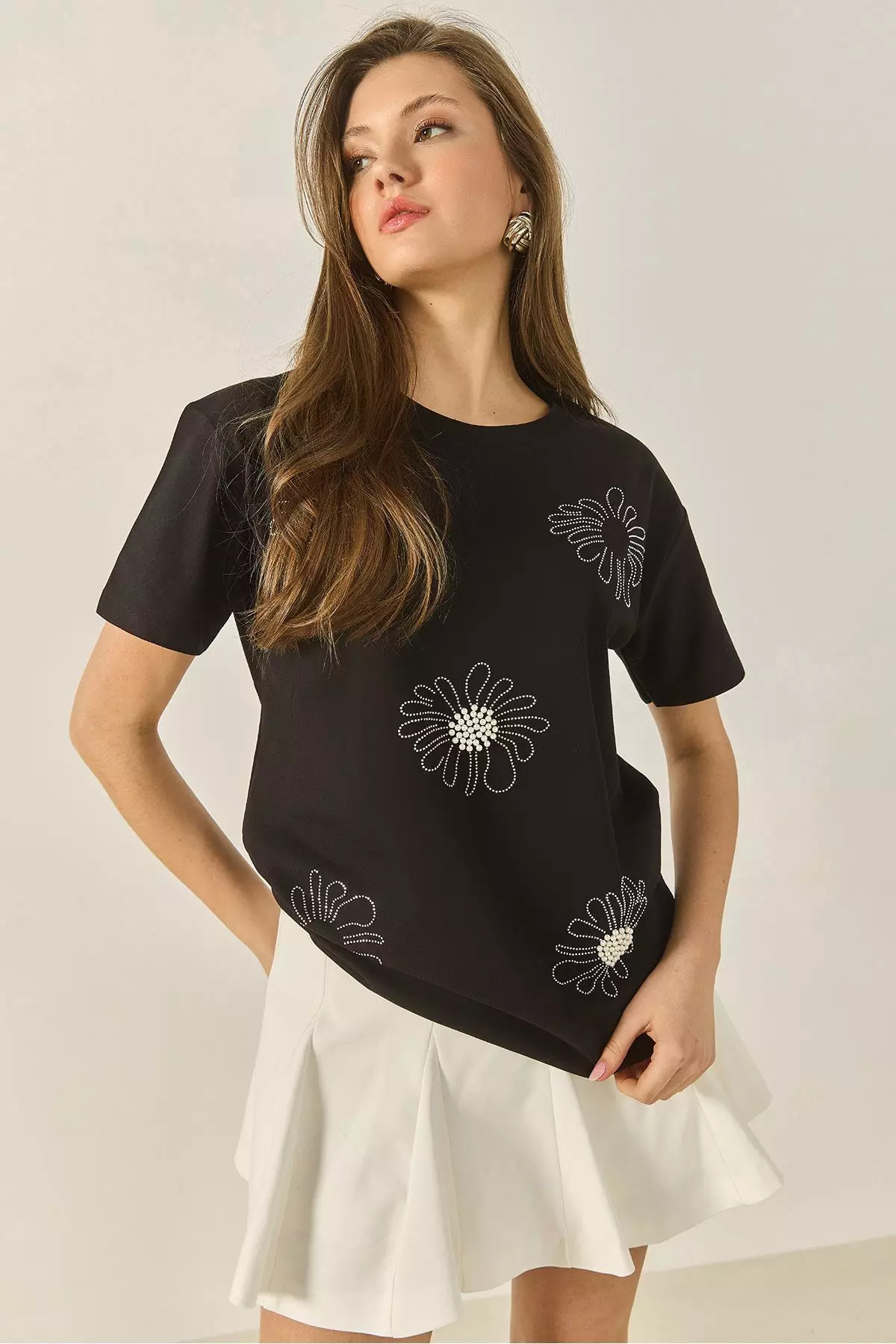 Women's Flower Motif Stone Bead Embroidered Regular Fit Cotton T-Shirt 8128 60283300