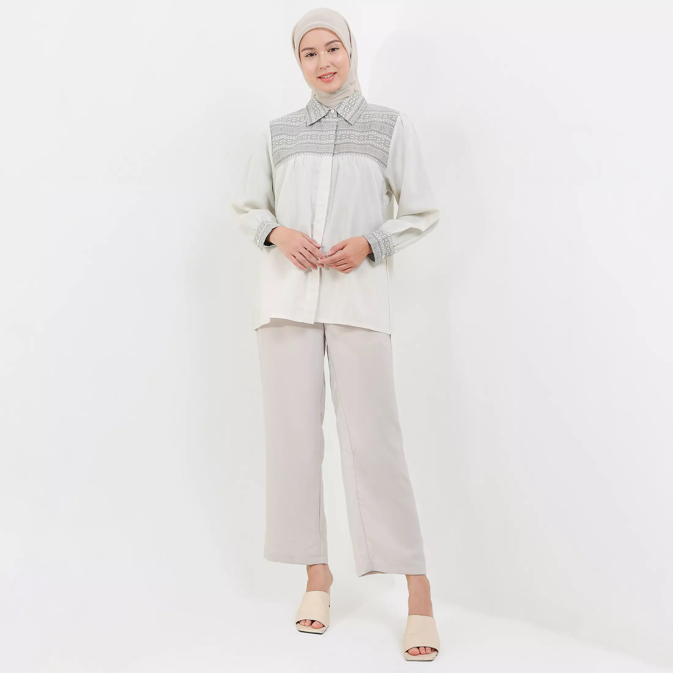 MFMW Neriah Atasan Blouse Cream Motif