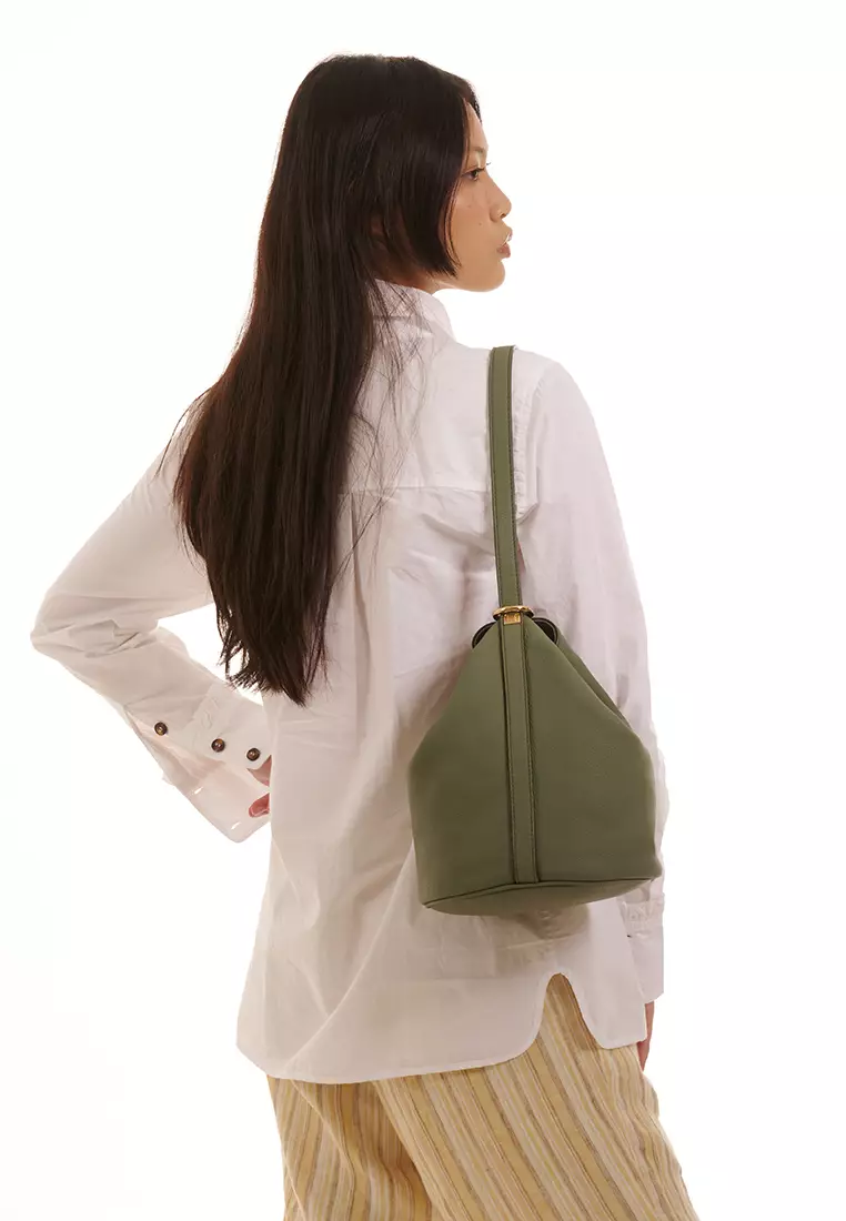 ORUKAMI Convertible Soft Bucket Bag - Caramel