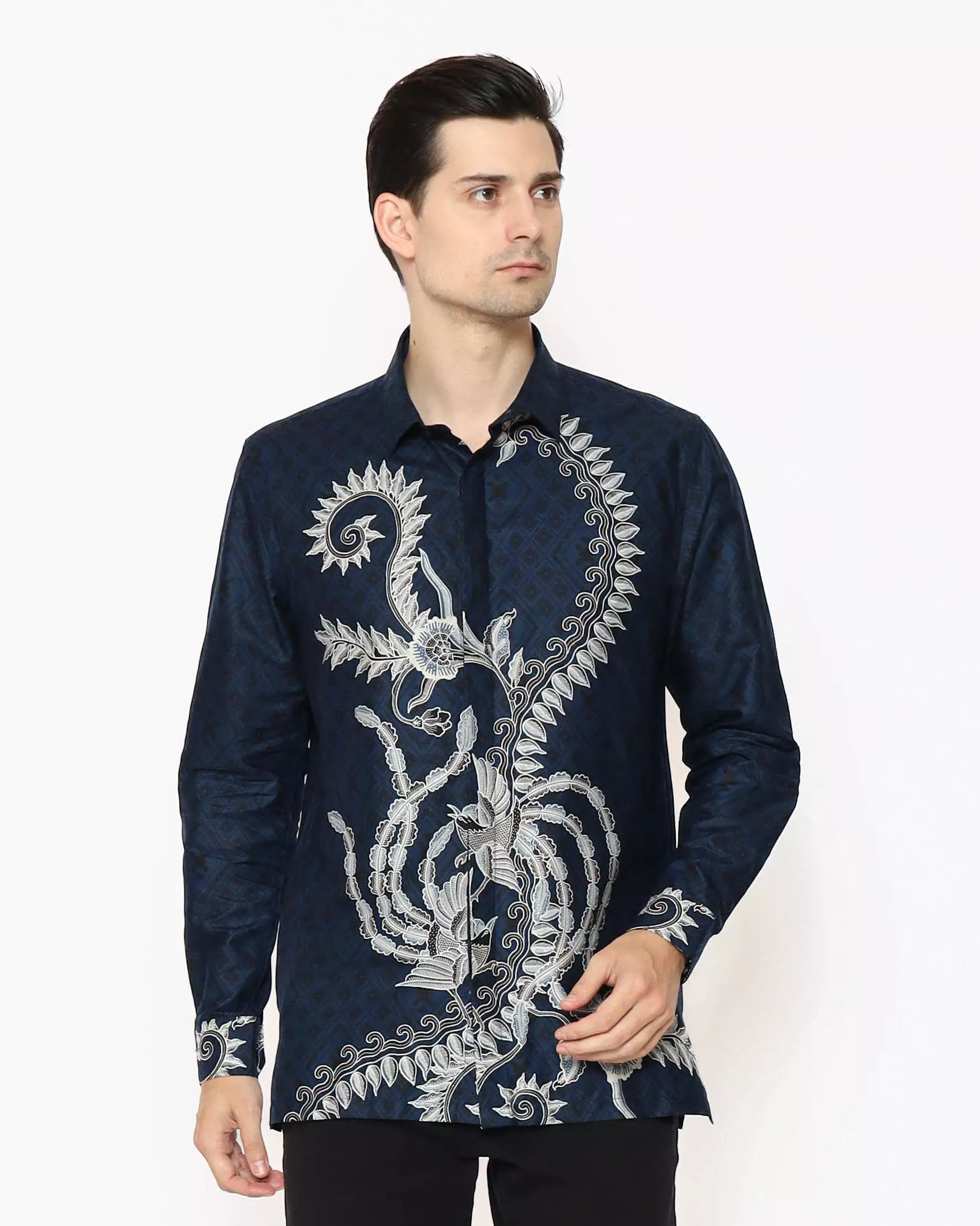 MAGINOT VIRYA NAVY Batik Slim Fit Lengan Panjang