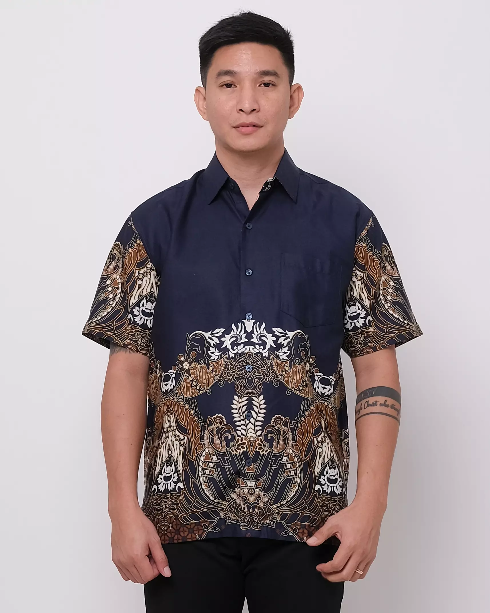 Andre Michel Kemeja Batik Lengan Pendek Navy 16787