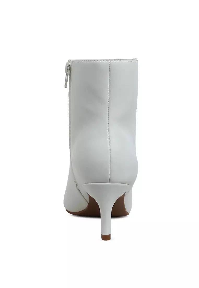 白色人造皮革踝靴