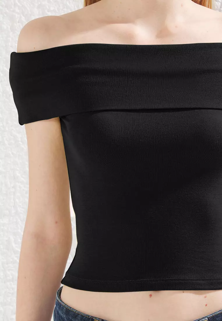 Black Carmen Collar Fitted Knitted Blouse