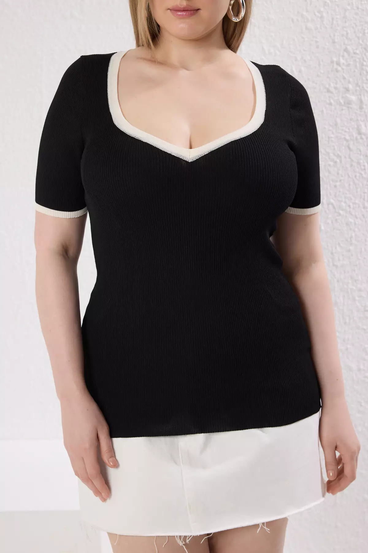 Plus Size Ribbed Sweetheart Blouse