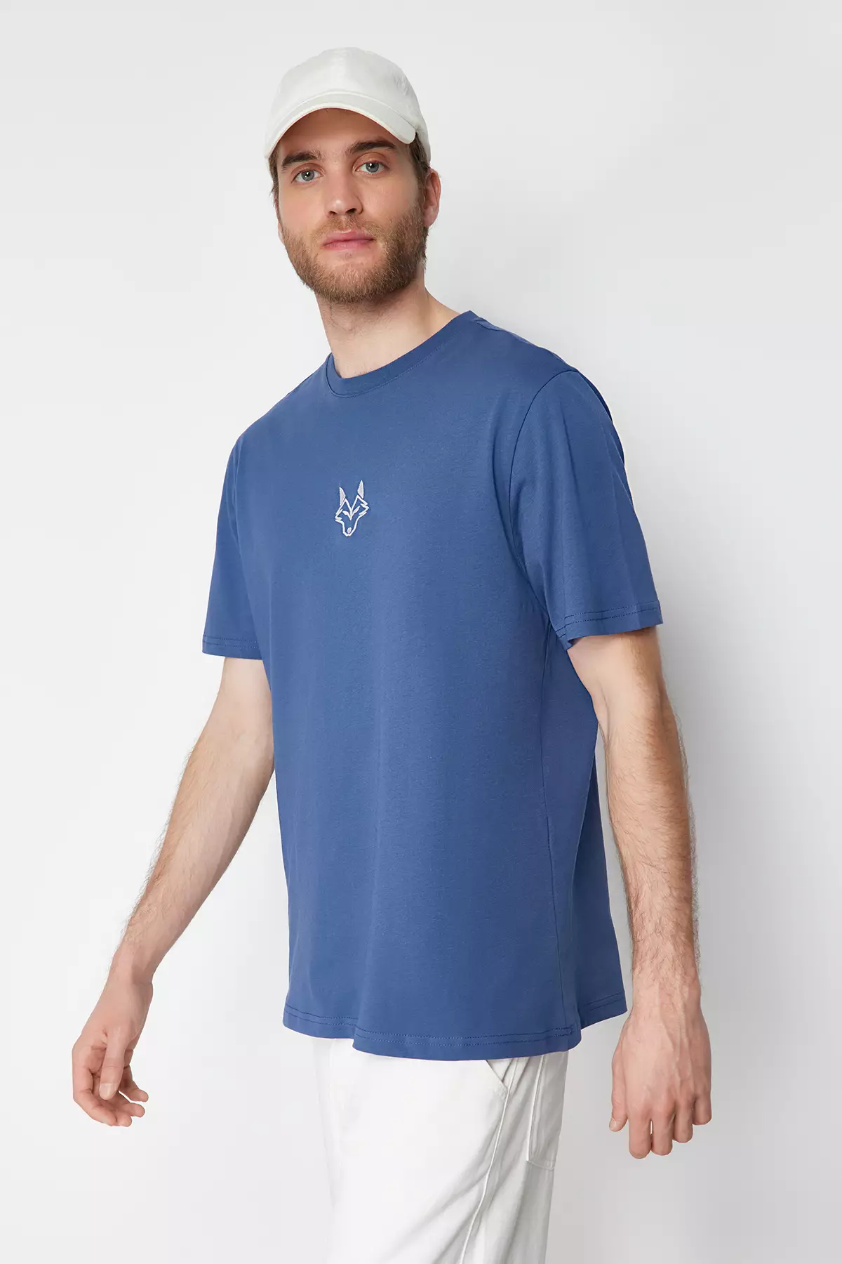 Wolf Embroidery T-Shirt