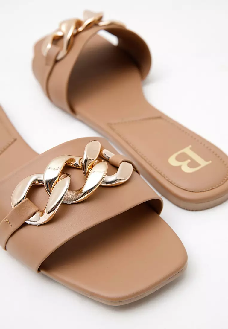 Sophie Irrie Chain Flat Sandal Brown