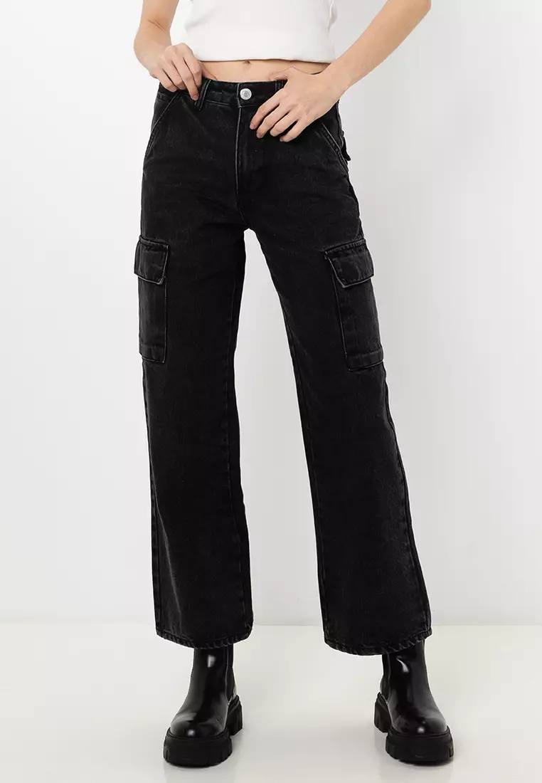 Wide Leg Cargo Jeans