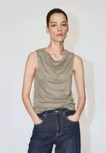 米色