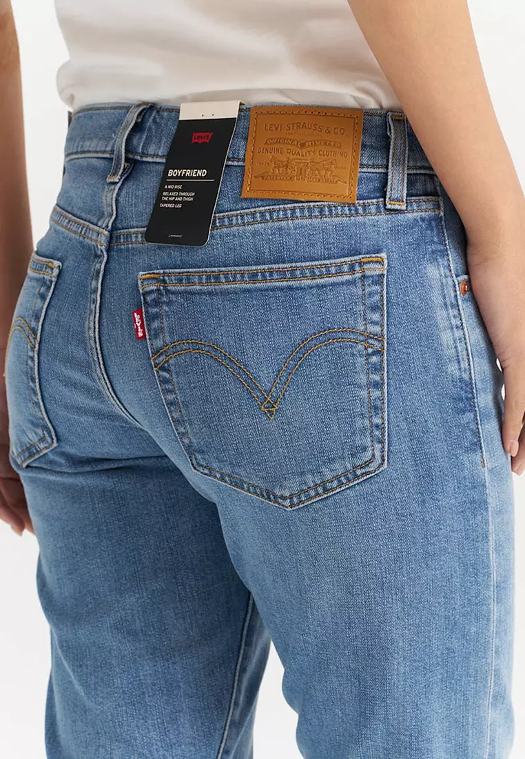 Levi’s® Women's Boyfriend Mid-Rise  Tapered Jeans