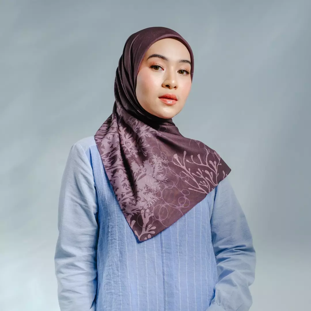 KARIBIA Coffee Quartz - Kerudung Hijab Segiempat Motif With Pouch Ziplock - Bahan Poly Fine - Ukuran 110x110