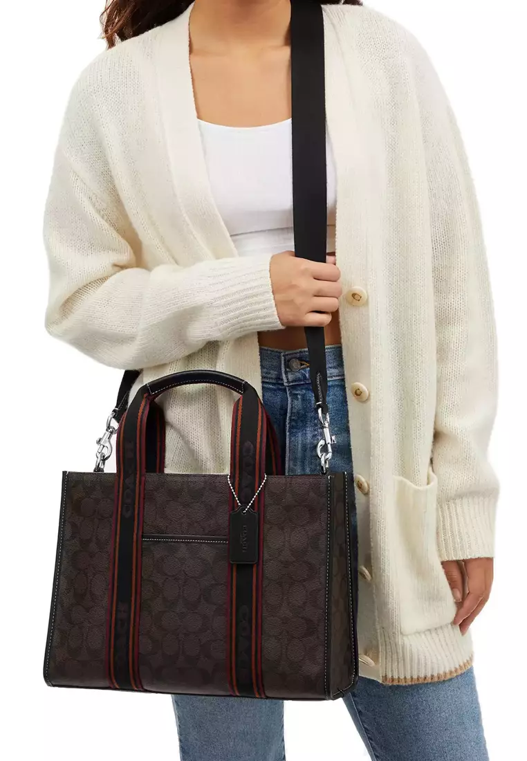 Smith Tote Bag In Signature Canvas in Brown/ Multi CN058