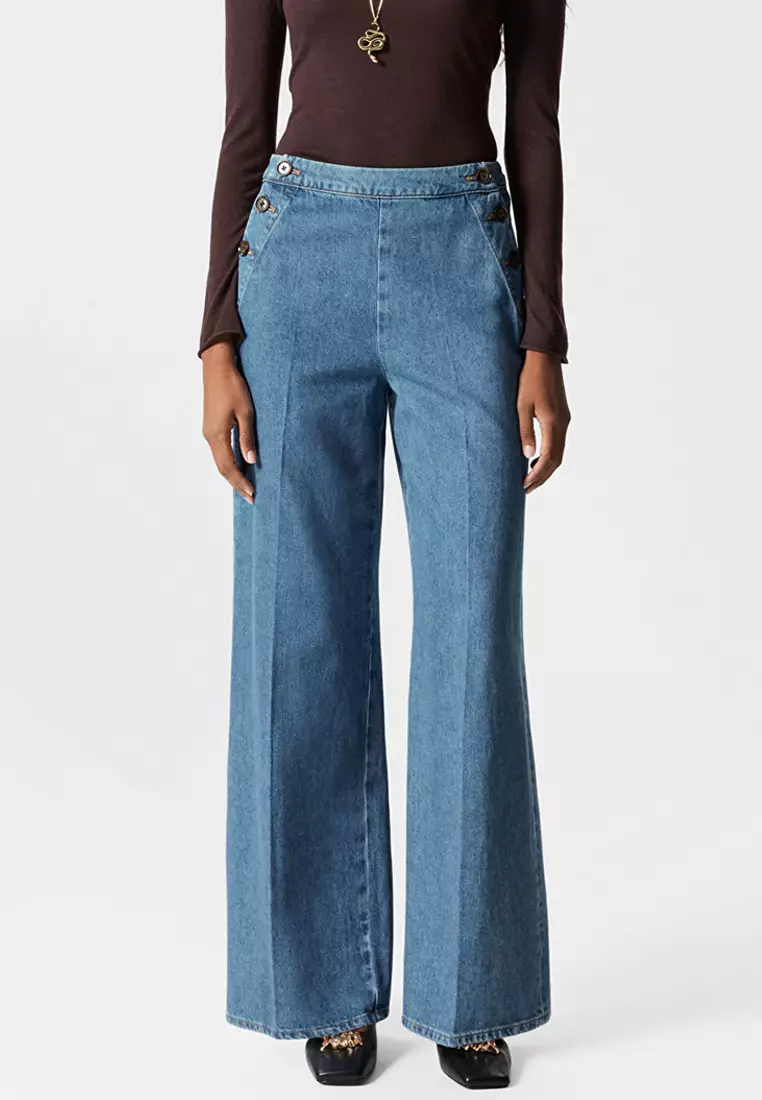 Pleated Flared Jeans