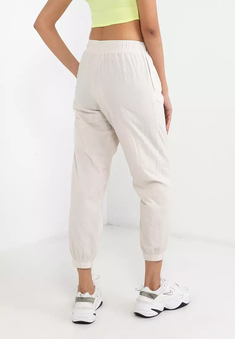 Nike essential deals capri pants ladies