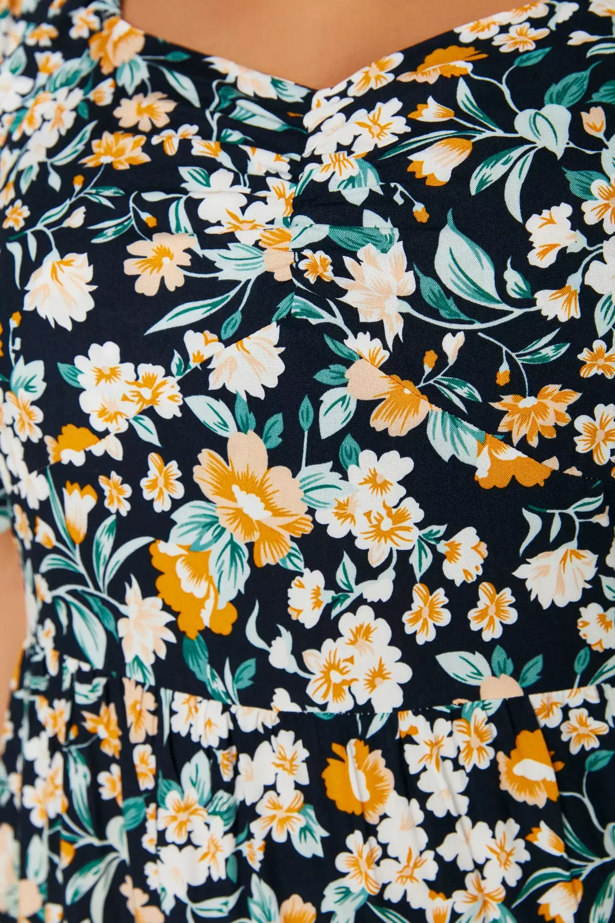 Plus Size Floral Tiered Detail Dress