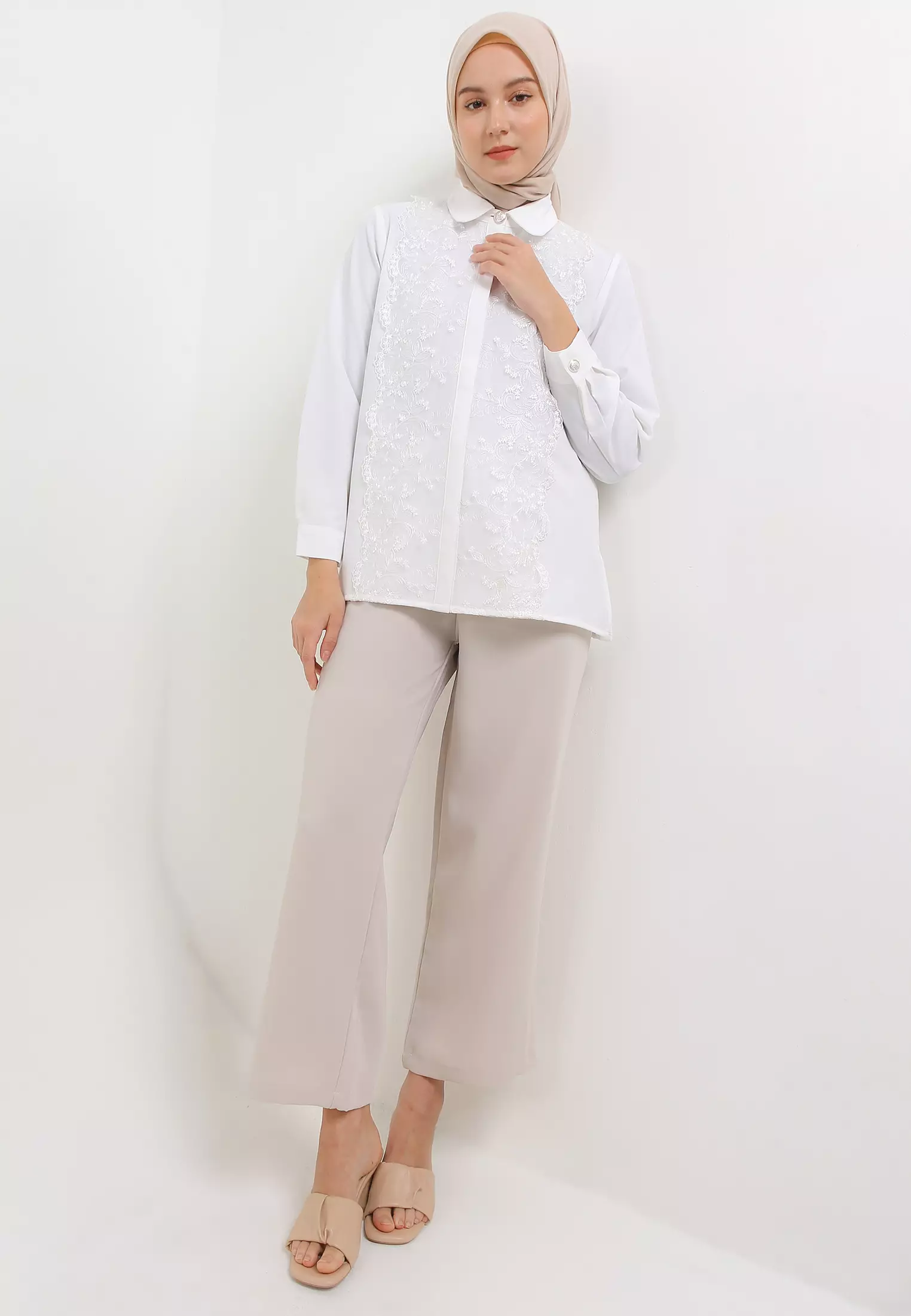 MFMW Sukiyaki Atasan Kemeja Broken White Mix Brukat