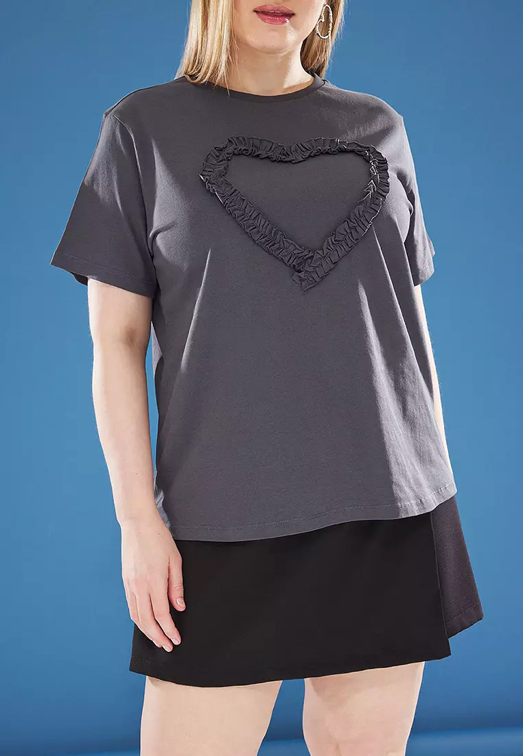 Ruffle Heart Detailed Boyfriend Fit T-Shirt